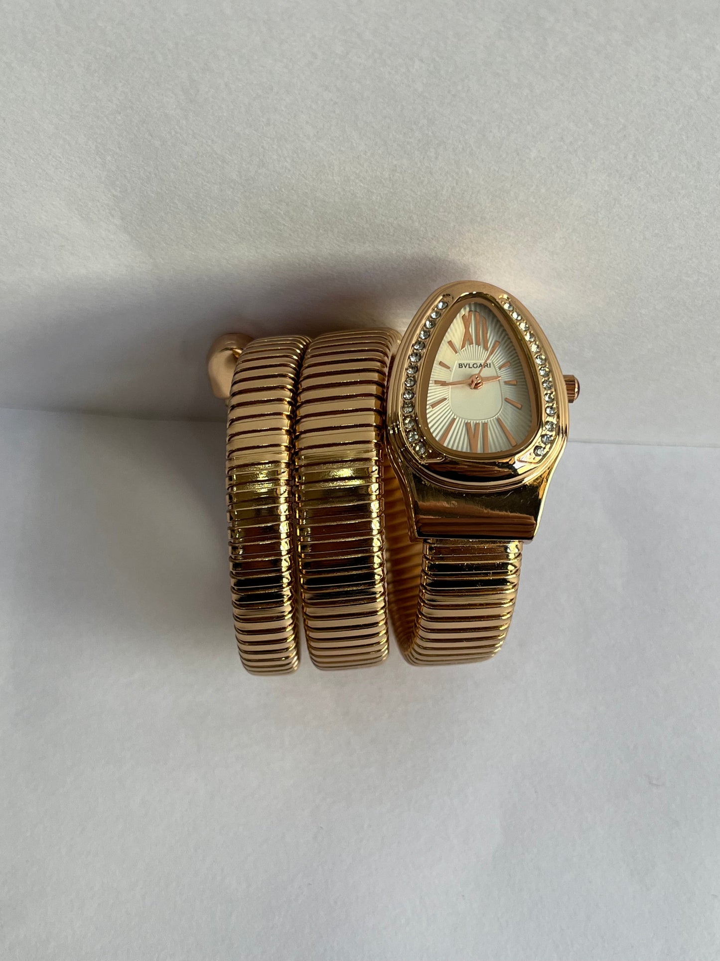 Luxury Gold Oval Dial Bracelet Watch with Crystal Bezel