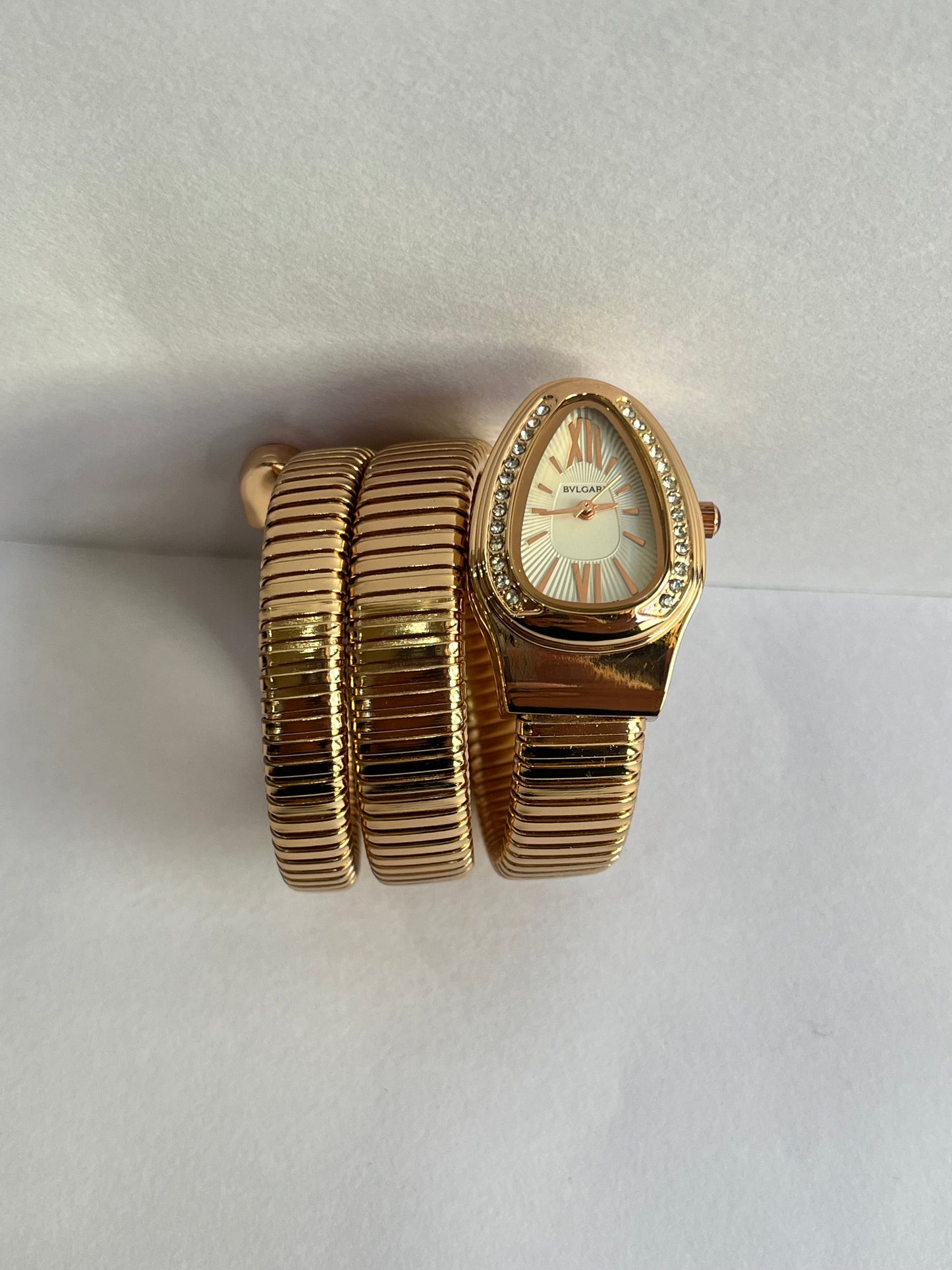 Luxury Gold Oval Dial Bracelet Watch with Crystal Bezel