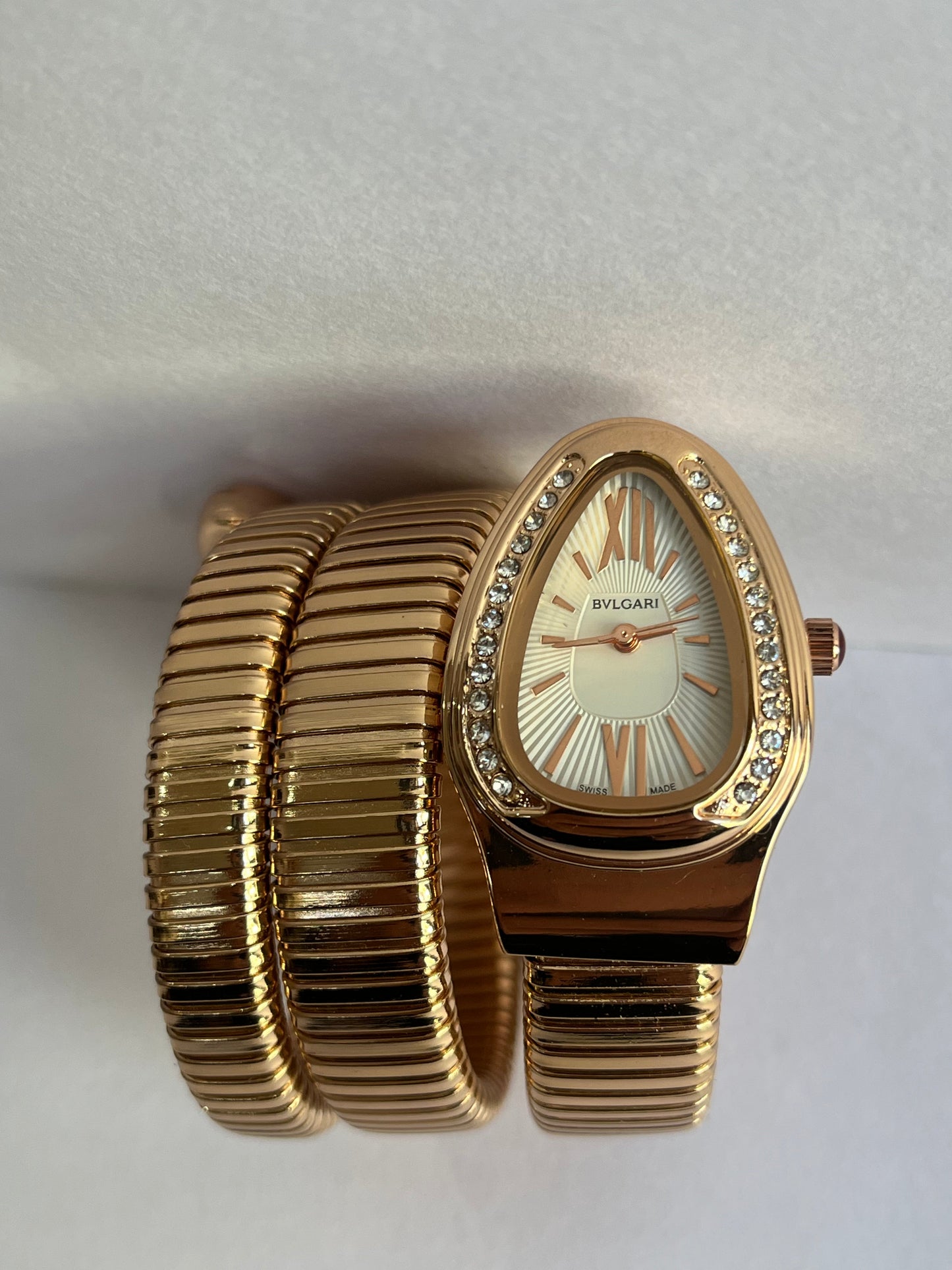 Luxury Gold Oval Dial Bracelet Watch with Crystal Bezel